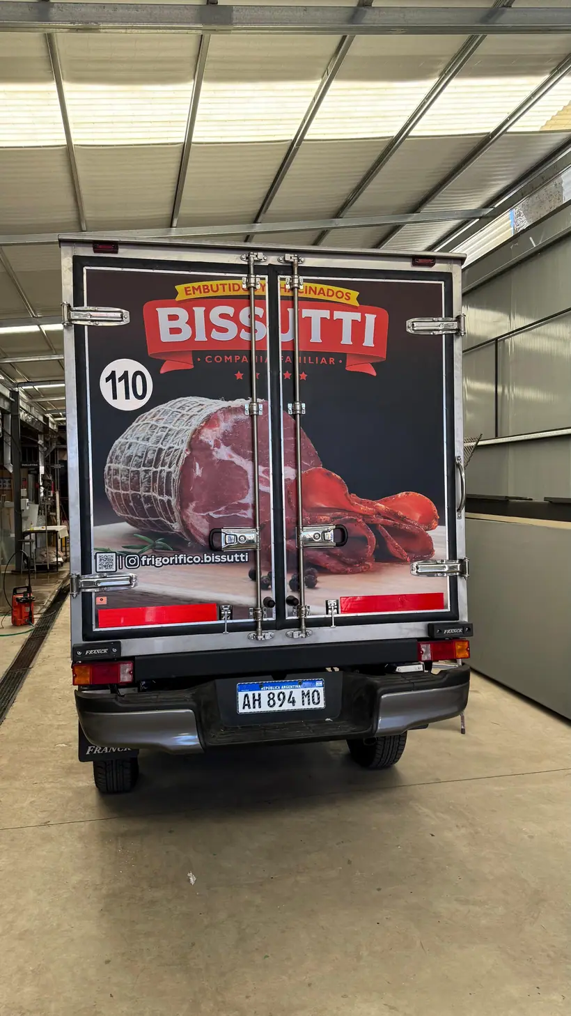 Bissutti — Caja de reparto con imagen de producto. Trabajo realizado por Zengráfica en San Lorenzo, Santa Fe.