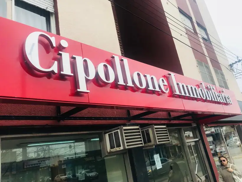 Cipollone Inmobiliaria — Frente comercial con corpóreas. Trabajo realizado por Zengráfica en San Lorenzo, Santa Fe.
