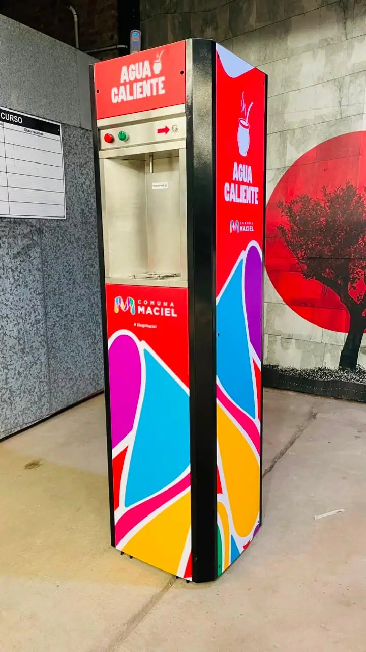 Comuna de Maciel — Ploteo de estación de agua caliente. Trabajo realizado por Zengráfica en San Lorenzo, Santa Fe.