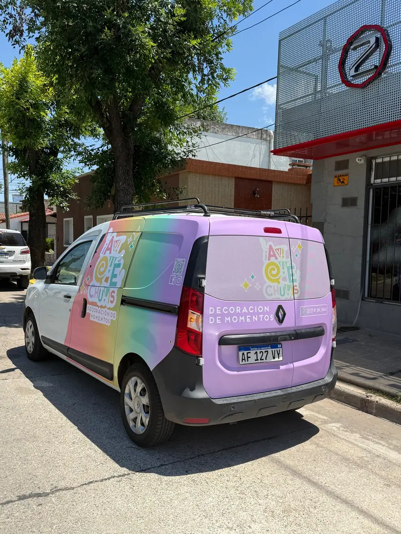 Wrap full color — Vehículo forrado por completo. Trabajo realizado por Zengráfica en San Lorenzo, Santa Fe.