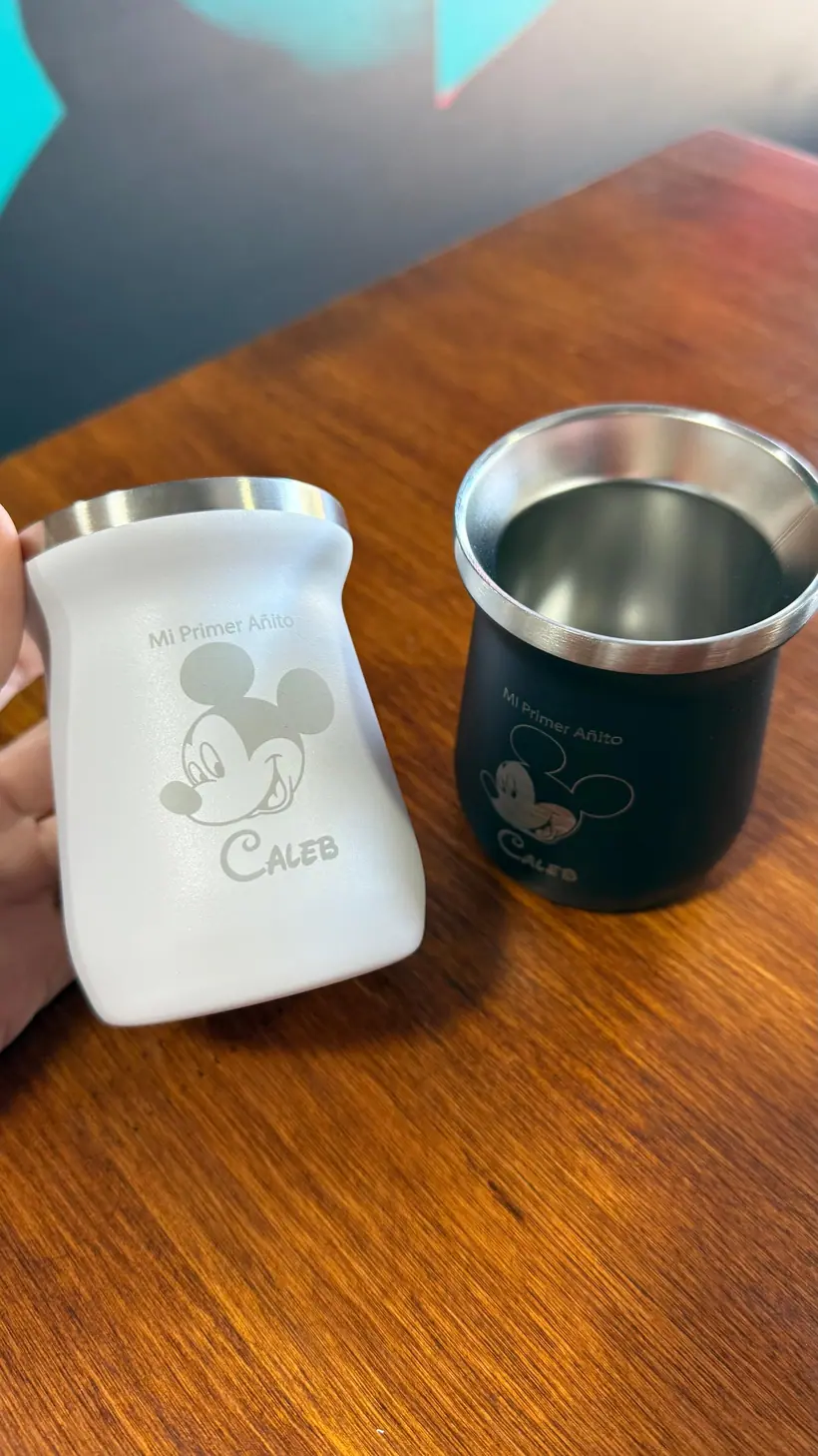 Mates personalizados — Grabado sobre acero y cerámica. Trabajo realizado por Zengráfica en San Lorenzo, Santa Fe.