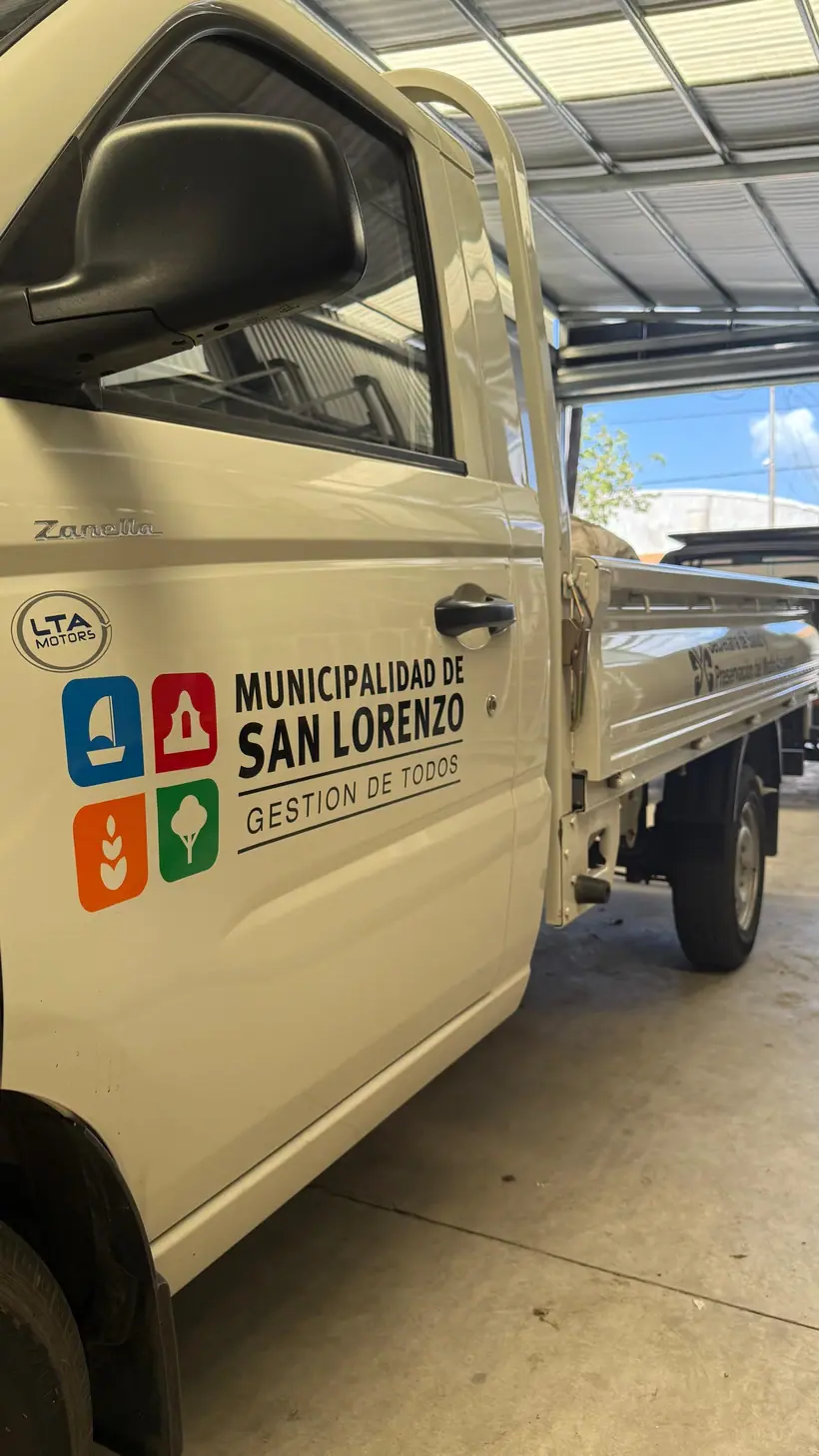 Municipalidad de San Lorenzo — Identificación de flota municipal. Trabajo realizado por Zengráfica en San Lorenzo, Santa Fe.