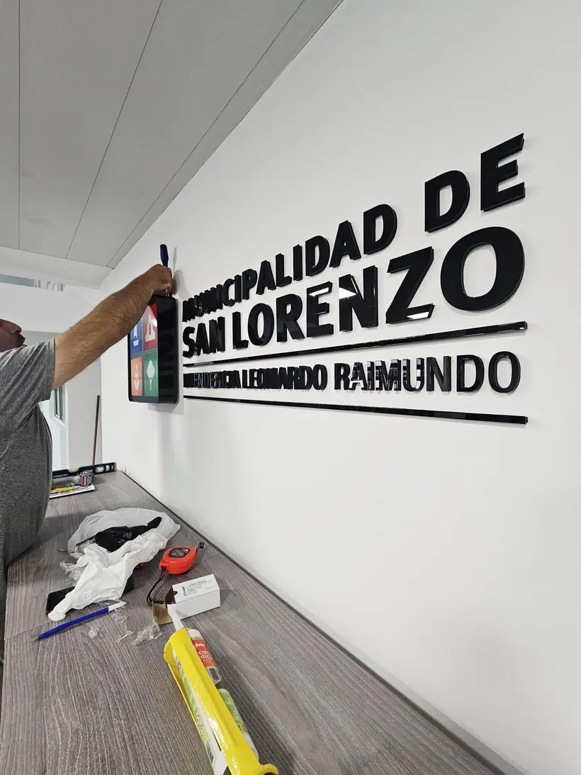 Municipalidad de San Lorenzo — Letras corpóreas en pared. Trabajo realizado por Zengráfica en San Lorenzo, Santa Fe.