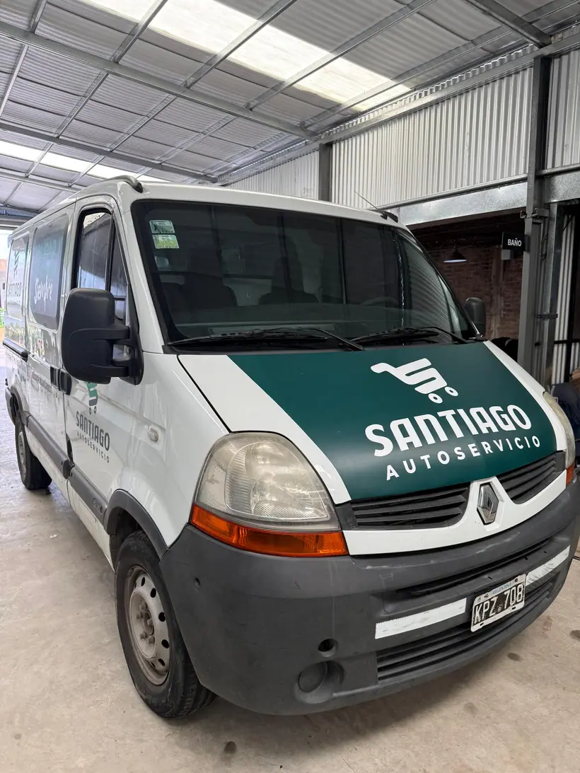 Santiago Autoservicio — Furgón de reparto. Trabajo realizado por Zengráfica en San Lorenzo, Santa Fe.