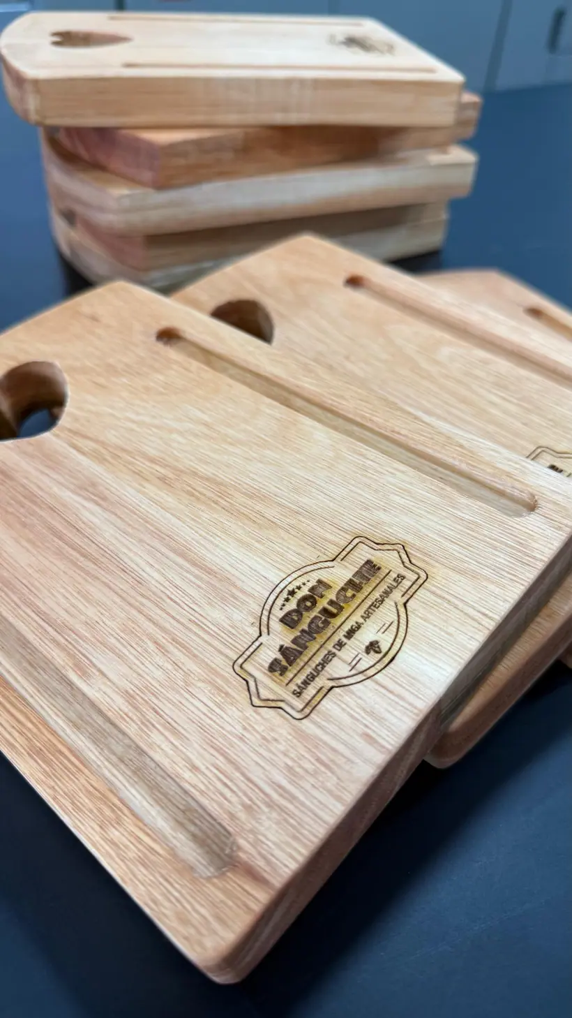 Tablas de asado — Grabado láser sobre madera. Trabajo realizado por Zengráfica en San Lorenzo, Santa Fe.